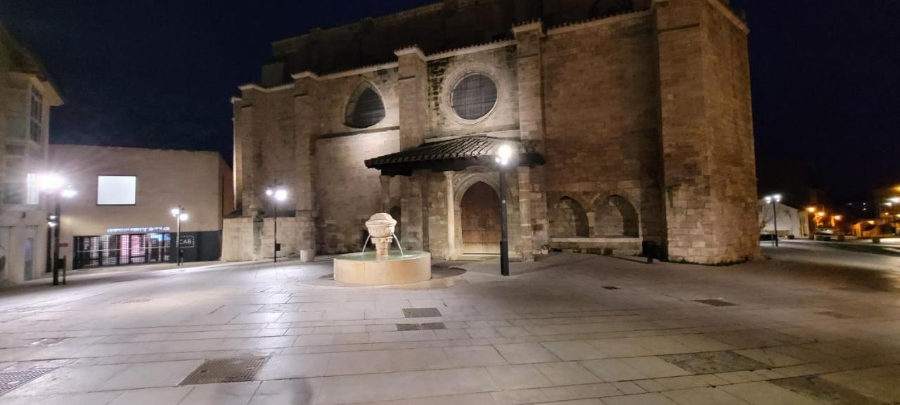 Atuaire Home Mirador De Saldana En Pleno Centro Historico Burgos Luaran gambar